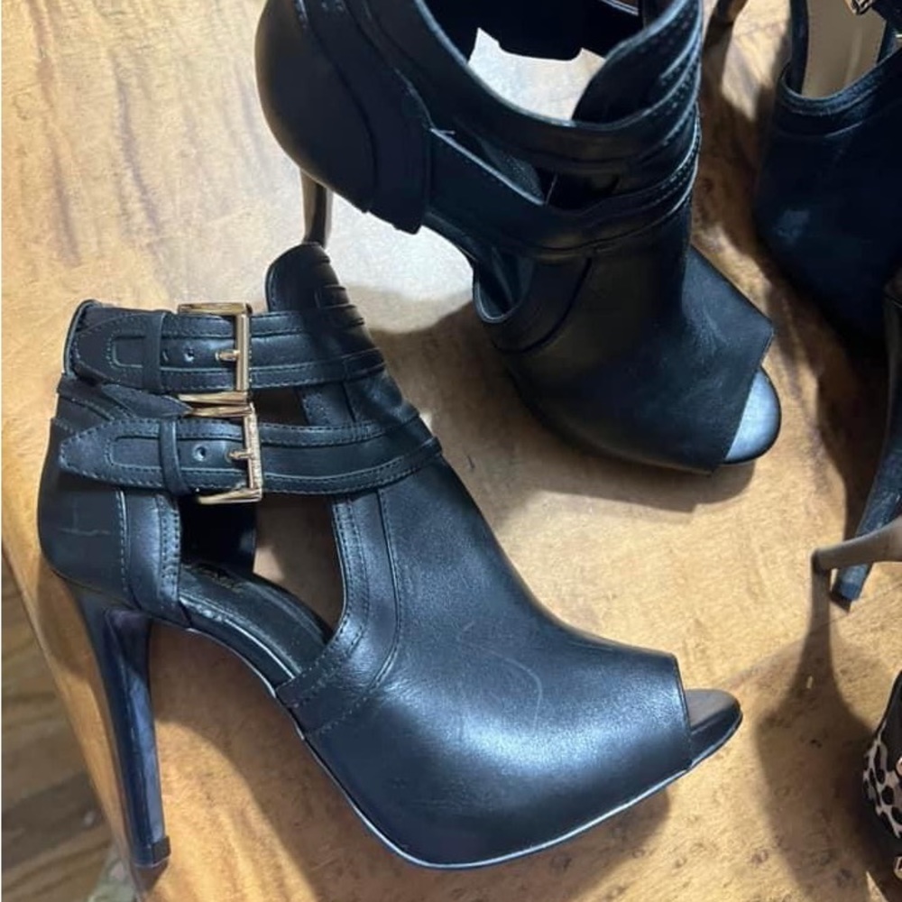 Michael Kors 6 blue heels